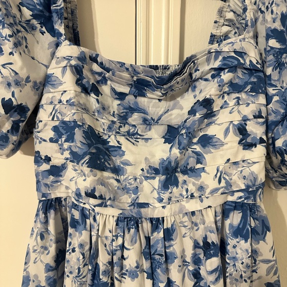 Abercrombie and Fitch Floral Blue and White Midi Dress - Picture 2 of 7